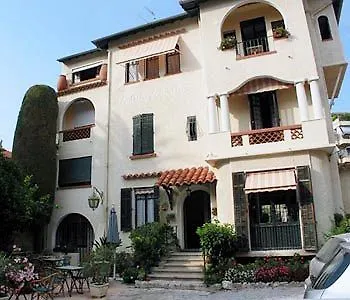 La Marjolaine 2* جوان ليه باه